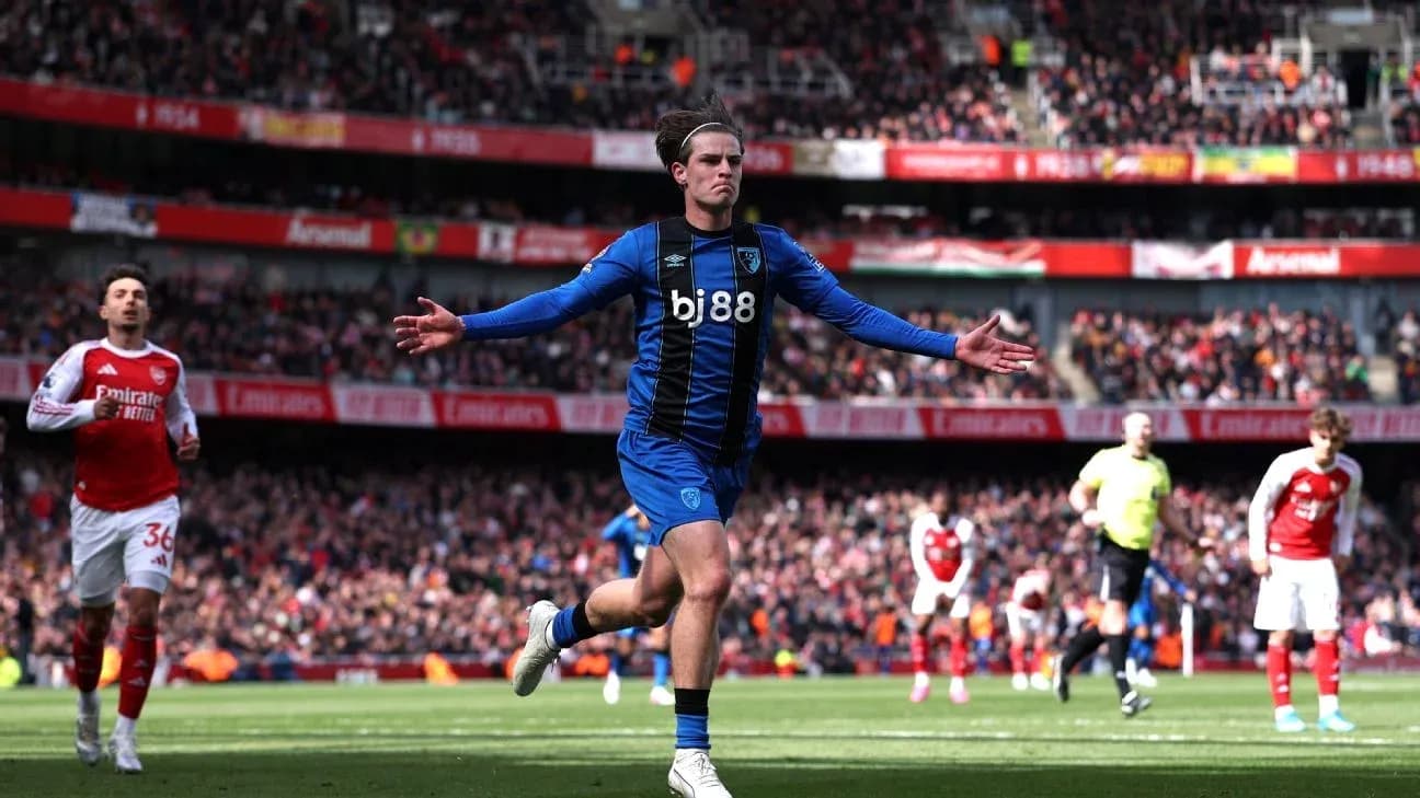 Jugador de Bournemouth celebrando un gol en Arsenal