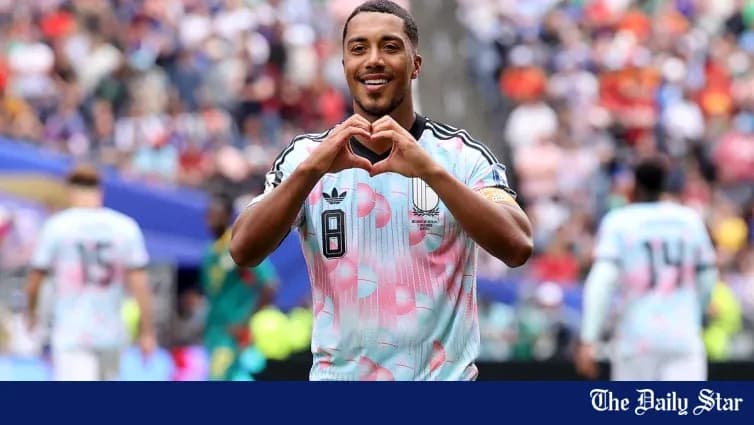 Jugador celebrando con un gesto de corazón