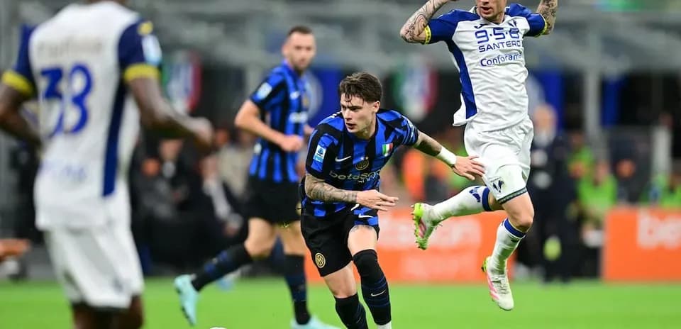 Inter y Hellas Verona en acción durante el partido