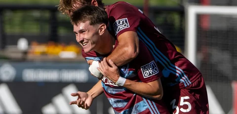 Jugadores de Colorado Rapids II celebrando un gol