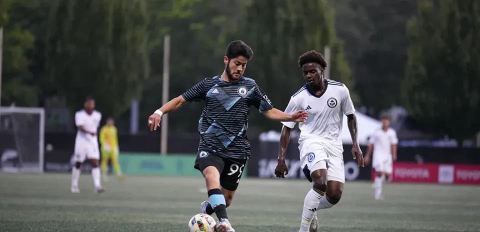 Jugadores de Tacoma Defiance y Ventura County compiten