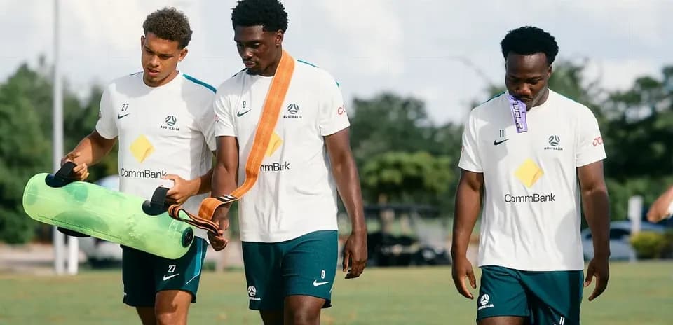 Jugadores australianos caminando durante entrenamiento