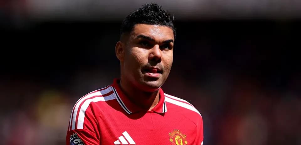 Jugador de Manchester United en camiseta roja