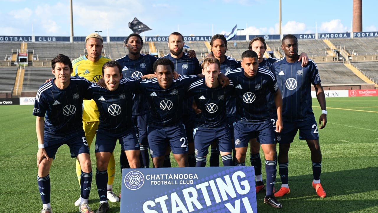 Equipo de Chattanooga FC posando para la foto
