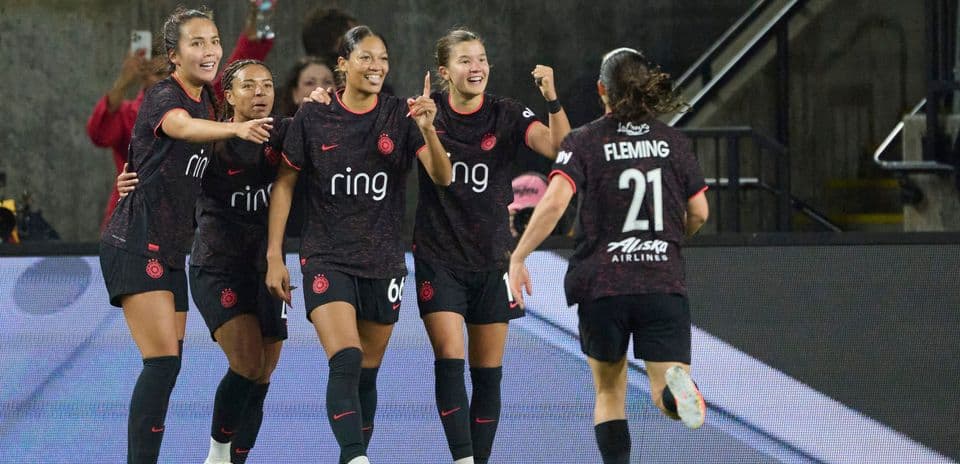Jugadoras del Portland Thorns celebrando un gol