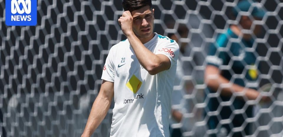 Jugador entrenando en la portería durante la práctica