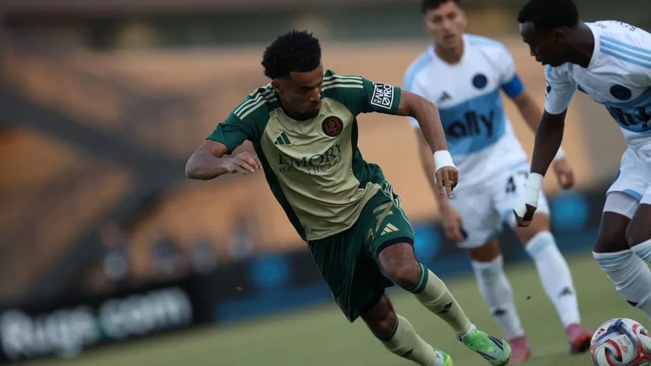 Jugador de Atlanta United II en acción