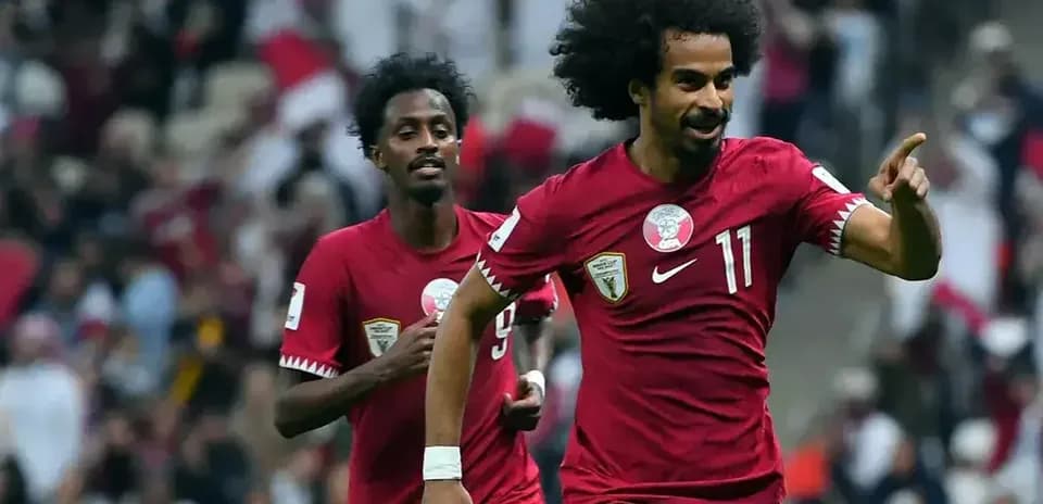 Jugadores de Qatar celebrando un gol