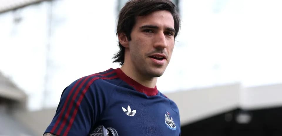 Jugador de Newcastle en el estadio durante entrenamiento