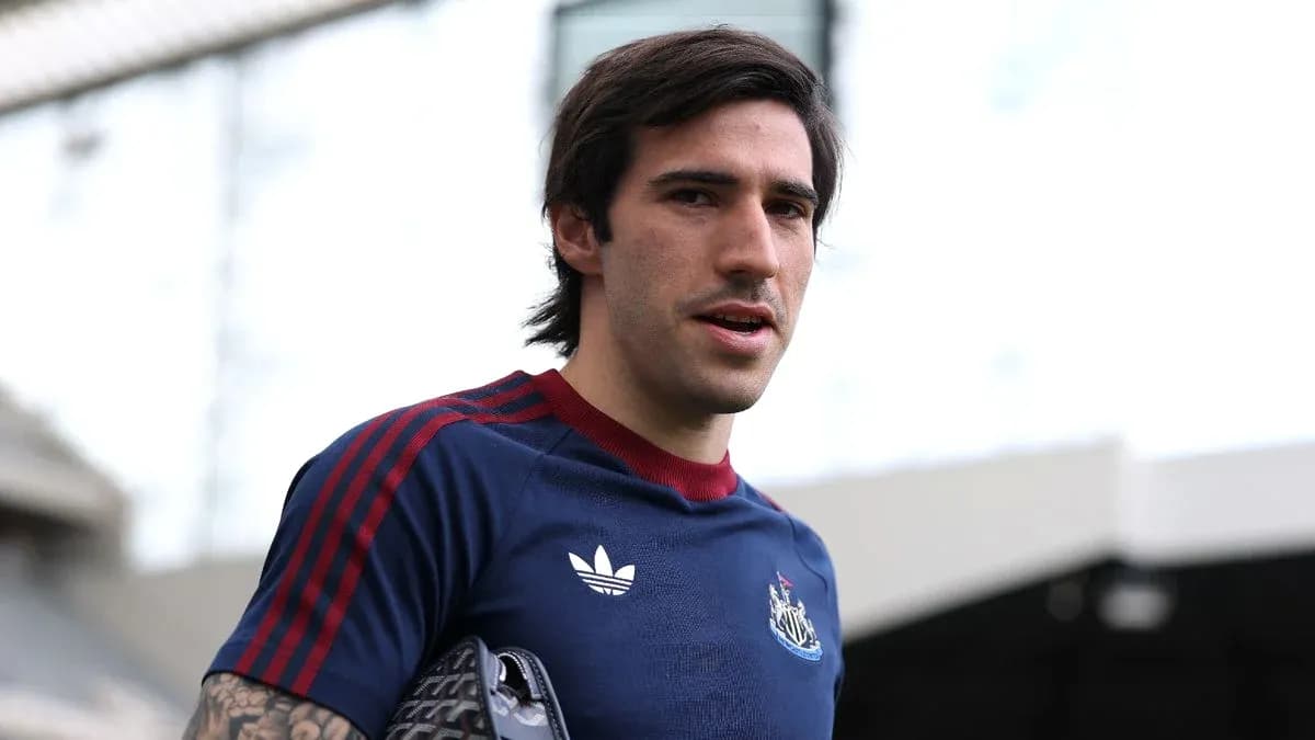 Jugador de Newcastle en el estadio durante entrenamiento