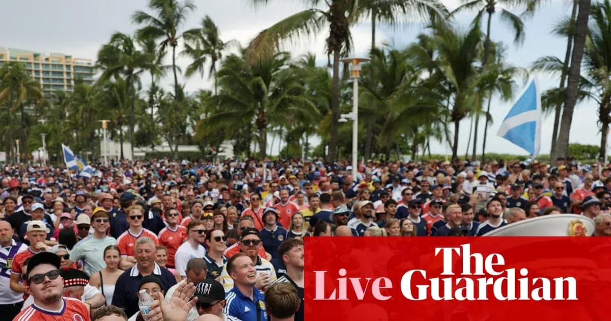 Gran multitud de aficionados en evento deportivo al aire libre