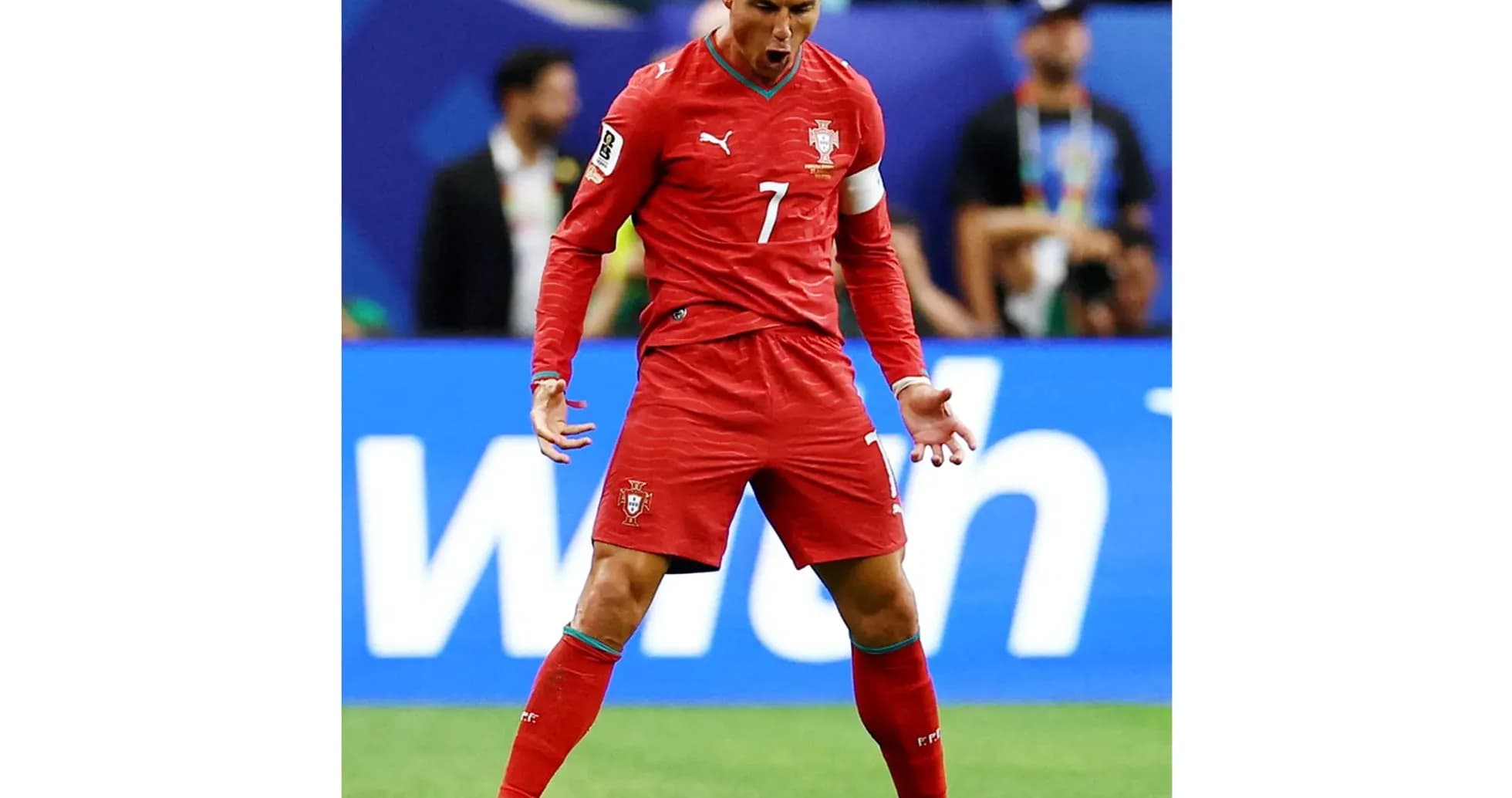 Cristiano Ronaldo celebrando un gol con Portugal Cristiano Ronaldo celebrando un gol con Portugal