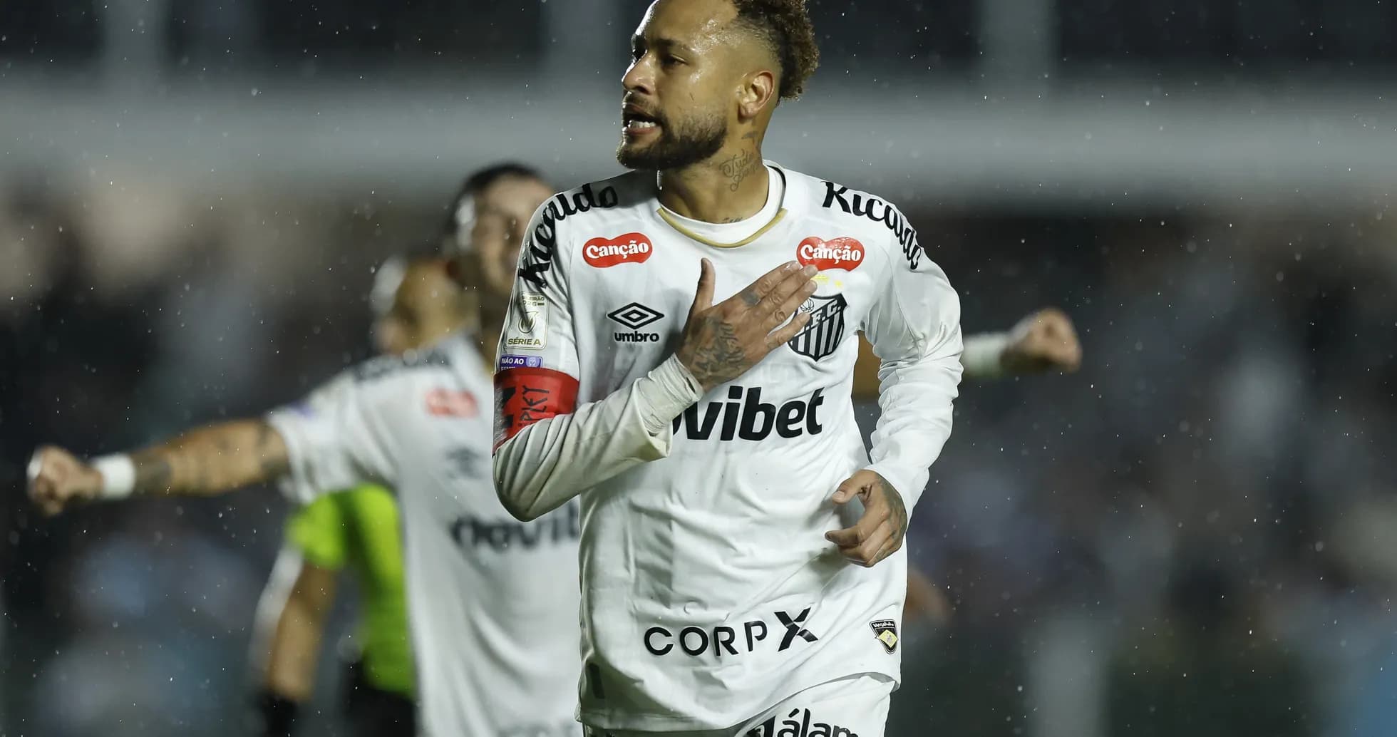 Neymar celebrando gol con camiseta de Santos Neymar celebrando gol con camiseta de Santos