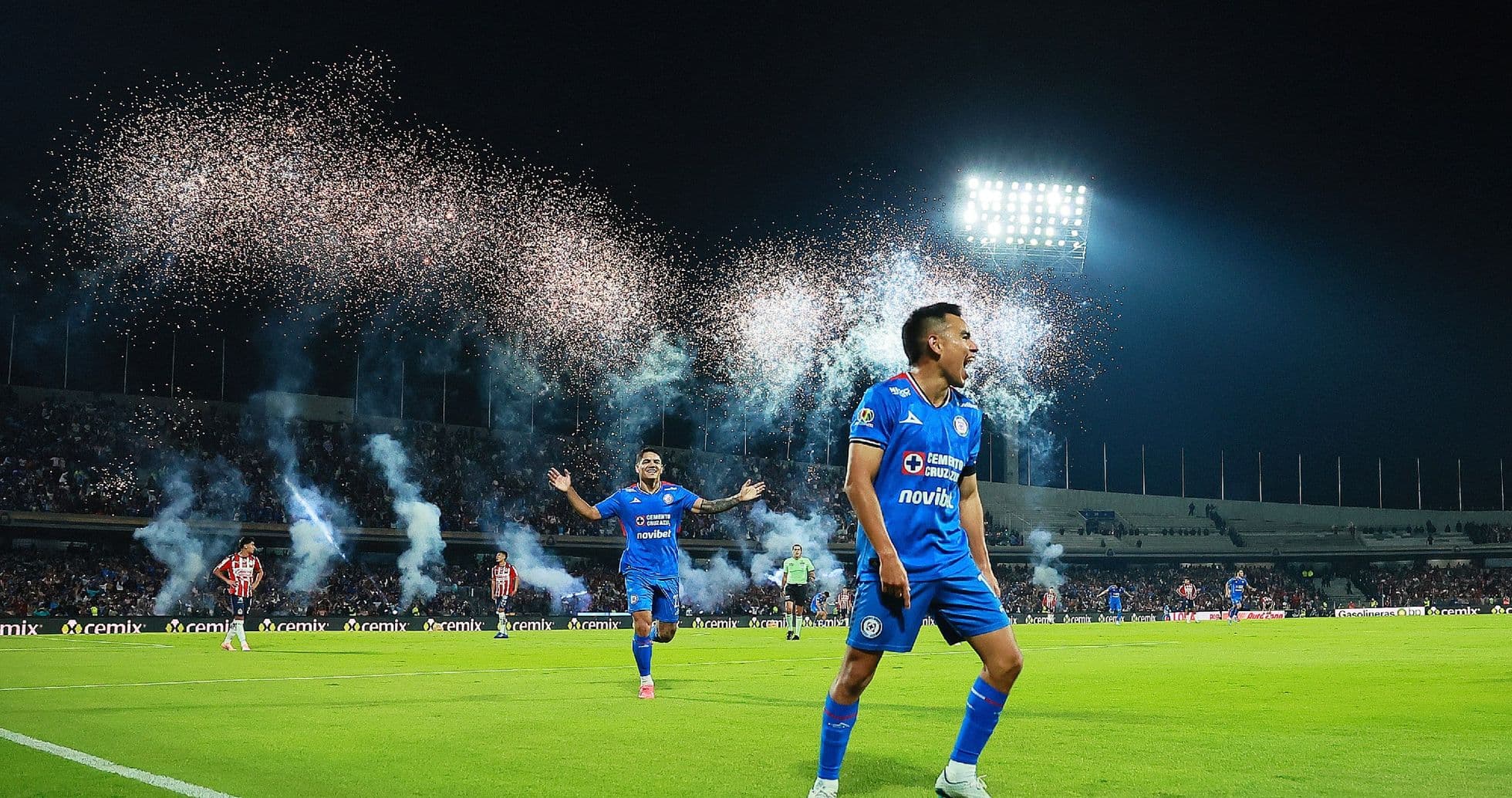 Celebración de goles de Cruz Azul en el partido Celebración de goles de Cruz Azul en el partido