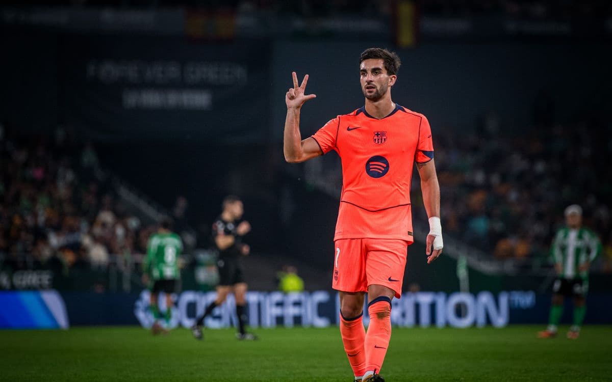 Jugador de Barcelona durante el partido Jugador de Barcelona durante el partido