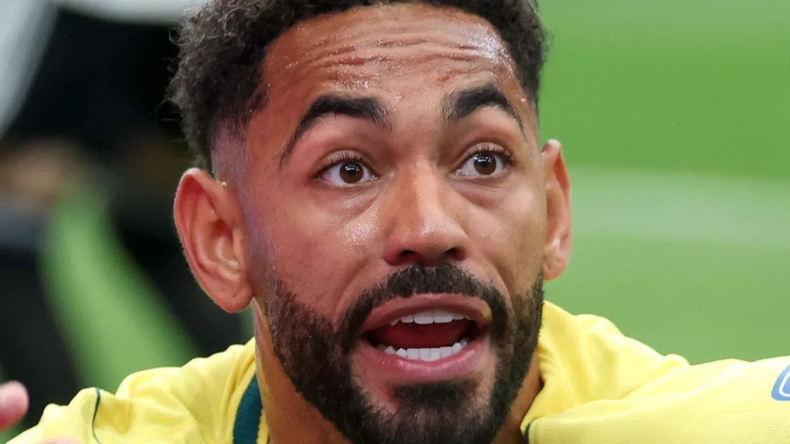 Jugador brasileño hablando durante el partido Jugador brasileño hablando durante el partido