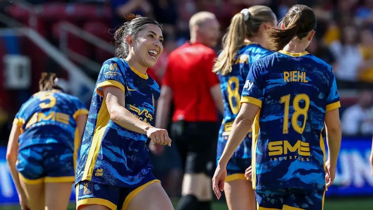 Jugadora de Utah Royals celebrando un gol Jugadora de Utah Royals celebrando un gol